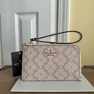 Kate Spade Lucy Spade Flower PV Small Zip Wrislet, Dark Beige, NWT